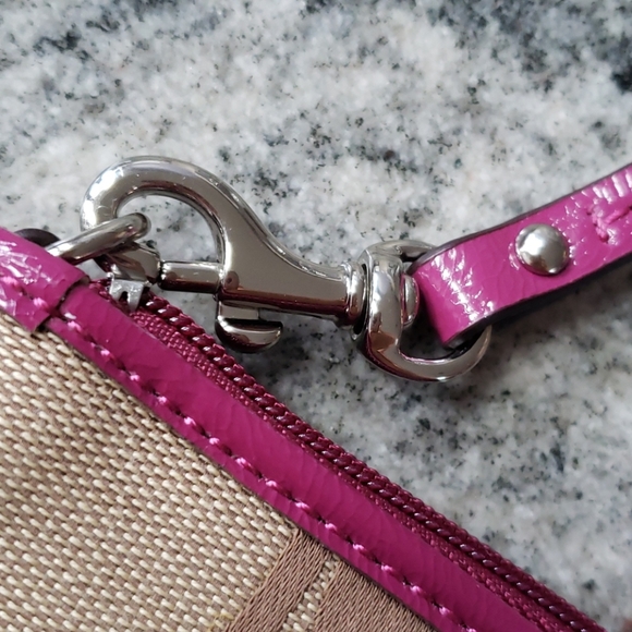 Coach Large Signature Wristlet - Picture 10 of 16